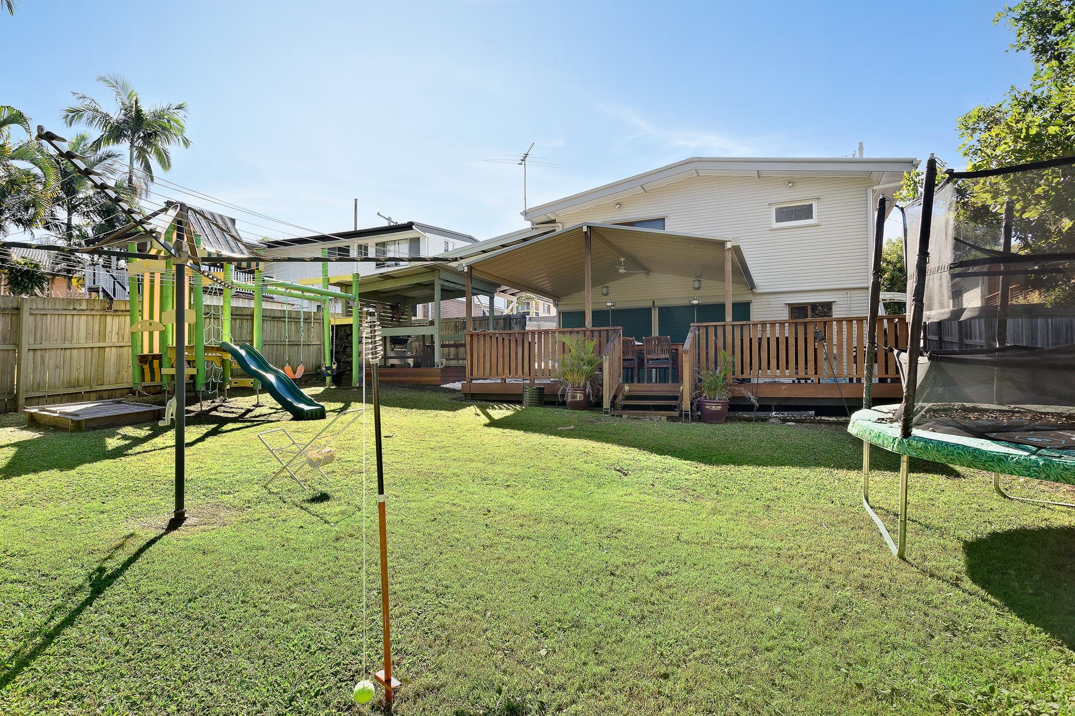 51 Yanderra Avenue, Arana Hills - Image 1