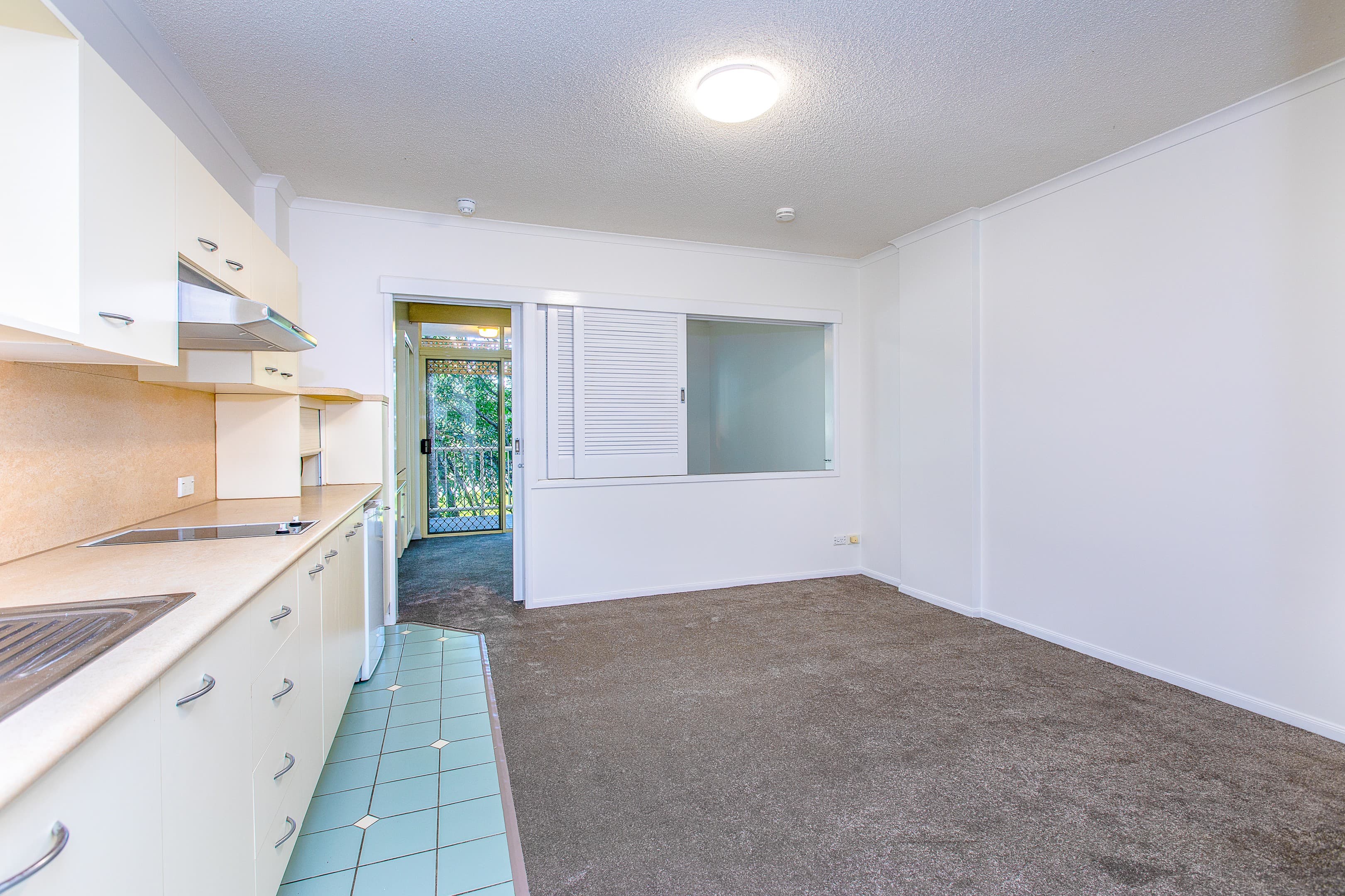 113/85 Deakin Street, Kangaroo Point, Kangaroo Point — photo 1 of 5