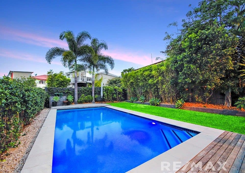 50 Walnut Street, Wynnum — photo 1 of 5