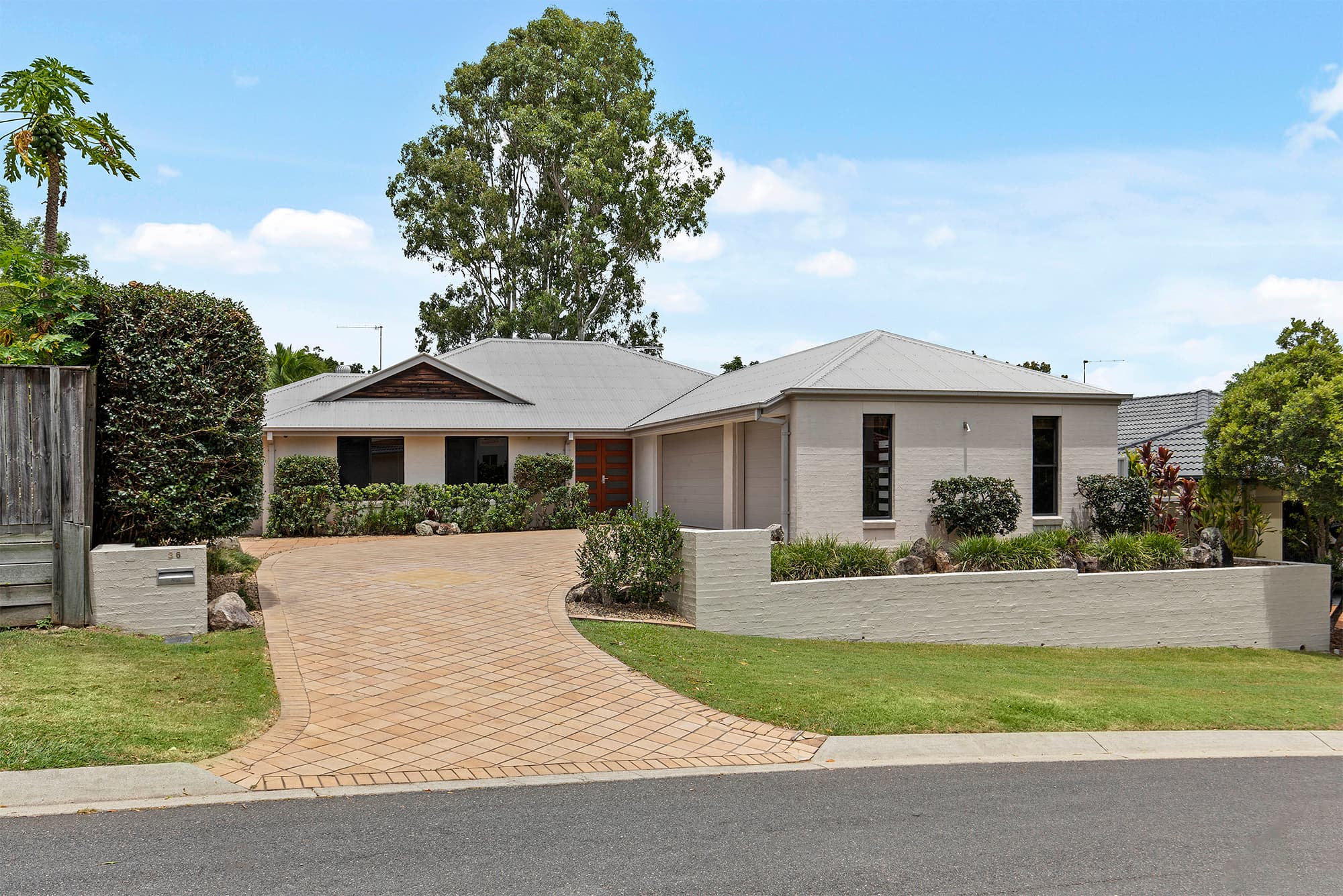 36 Dicaprio Circuit, Bridgeman Downs, Bridgeman Downs — photo 1 of 5