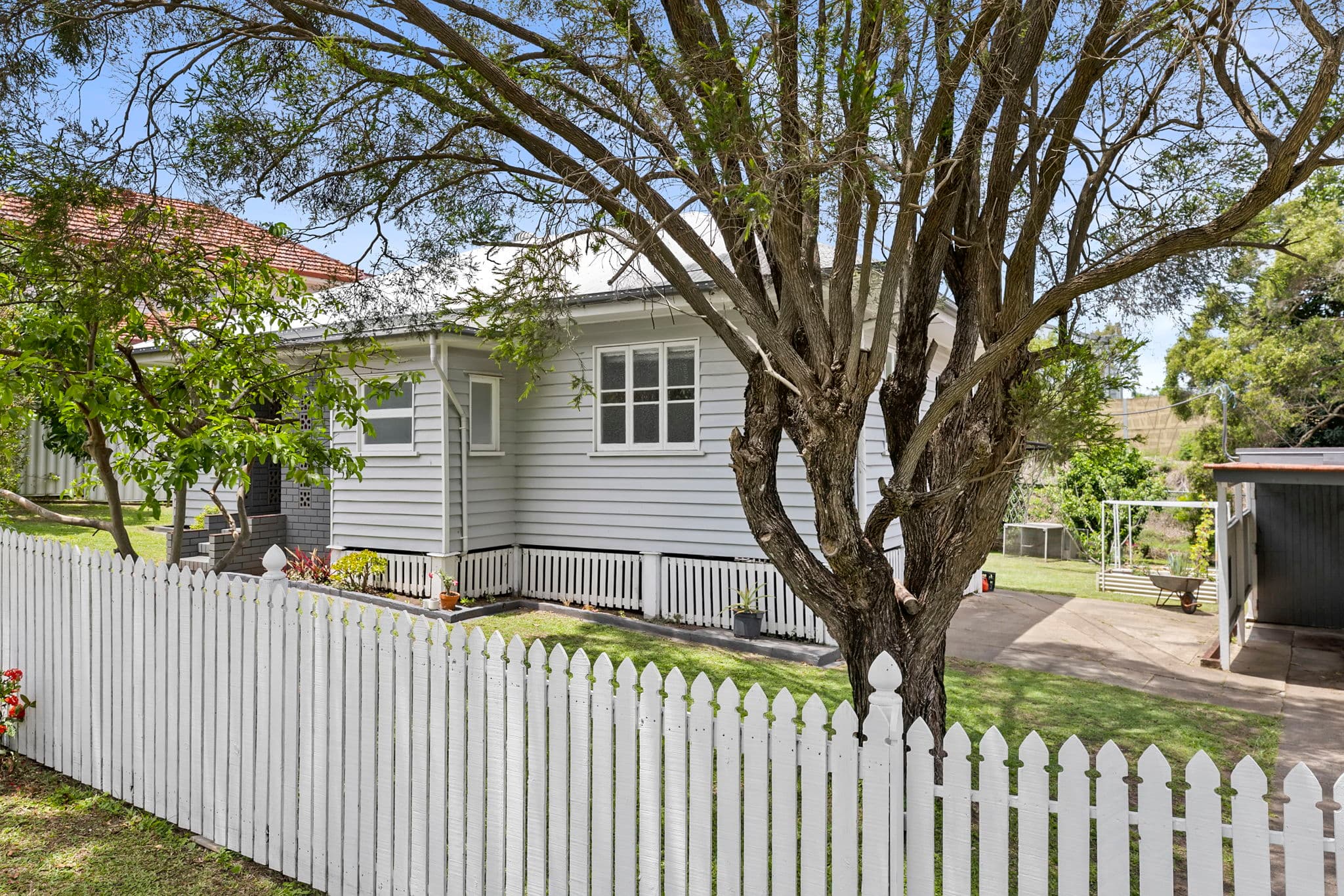 38 Walker Street, Corinda, Corinda — photo 1 of 5