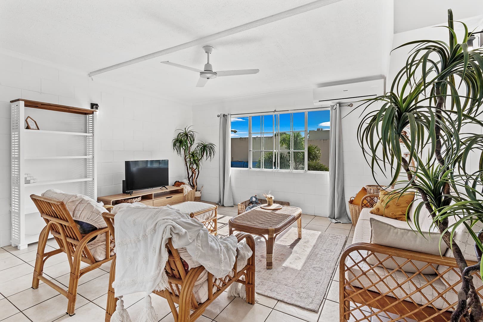 74/3 Eshelby Drive, Cannonvale — photo 1 of 5