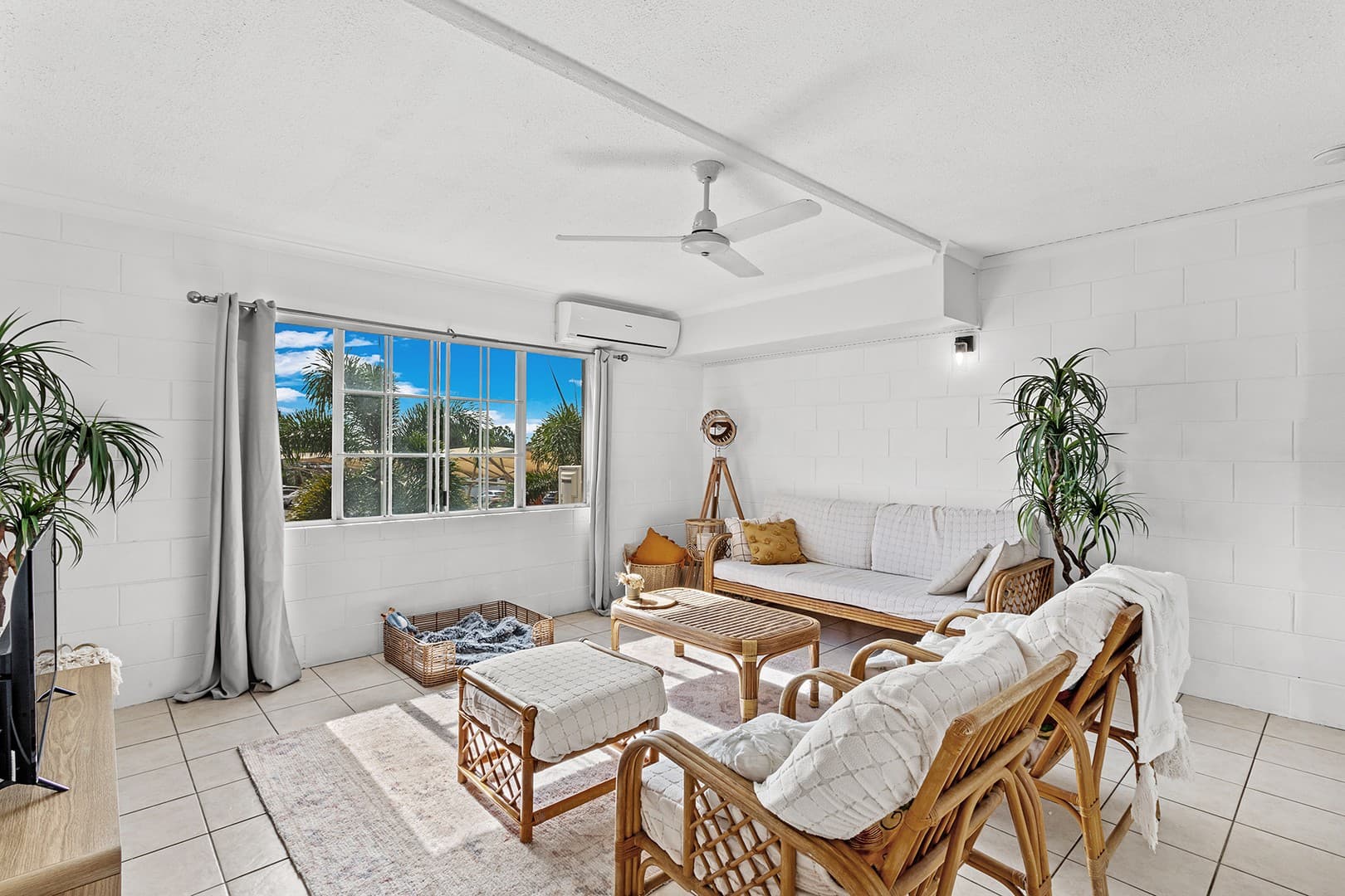 74/3 Eshelby Drive, Cannonvale — photo 1 of 5