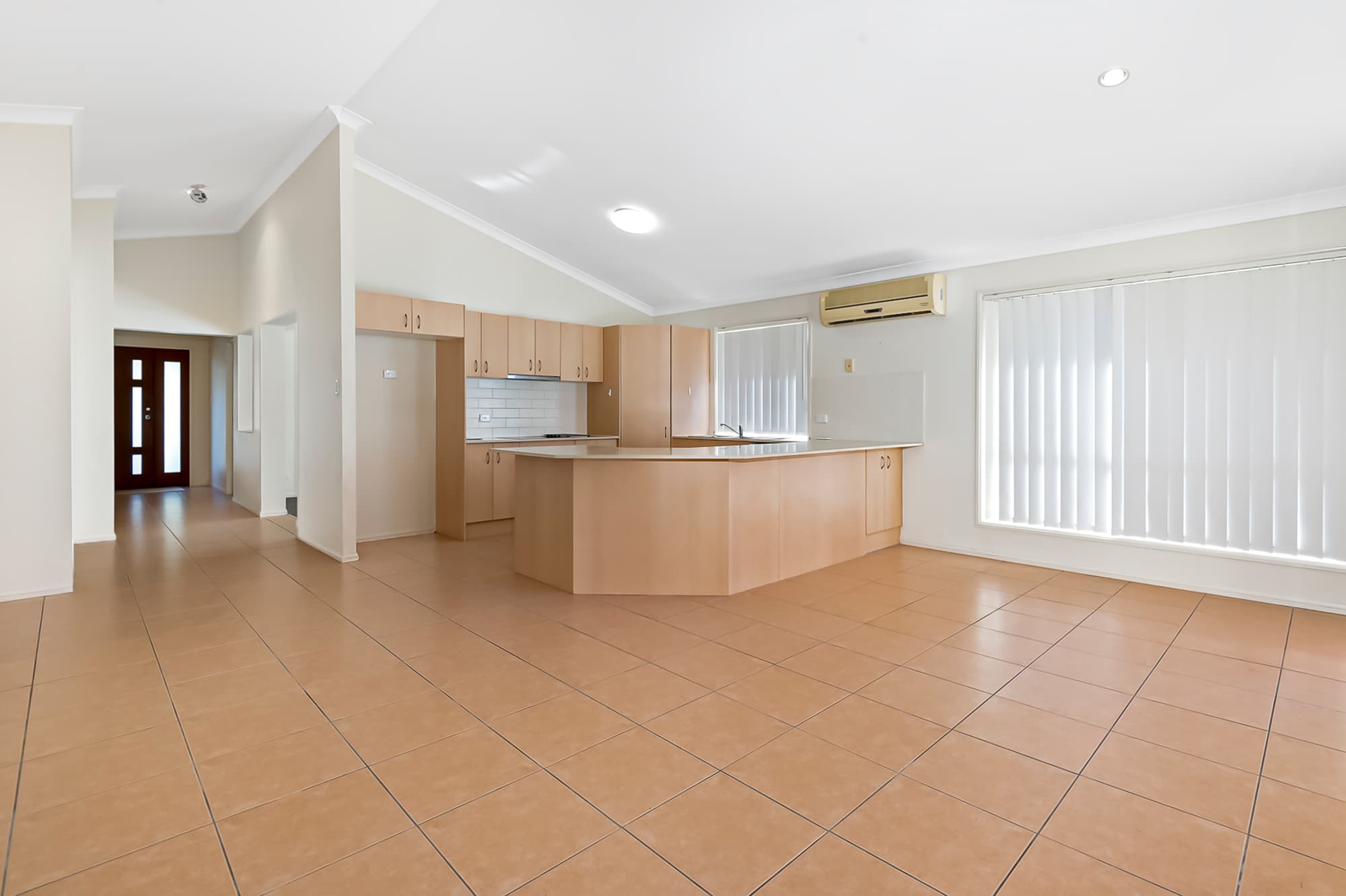 16 Santana Road, Coomera — photo 2 of 5