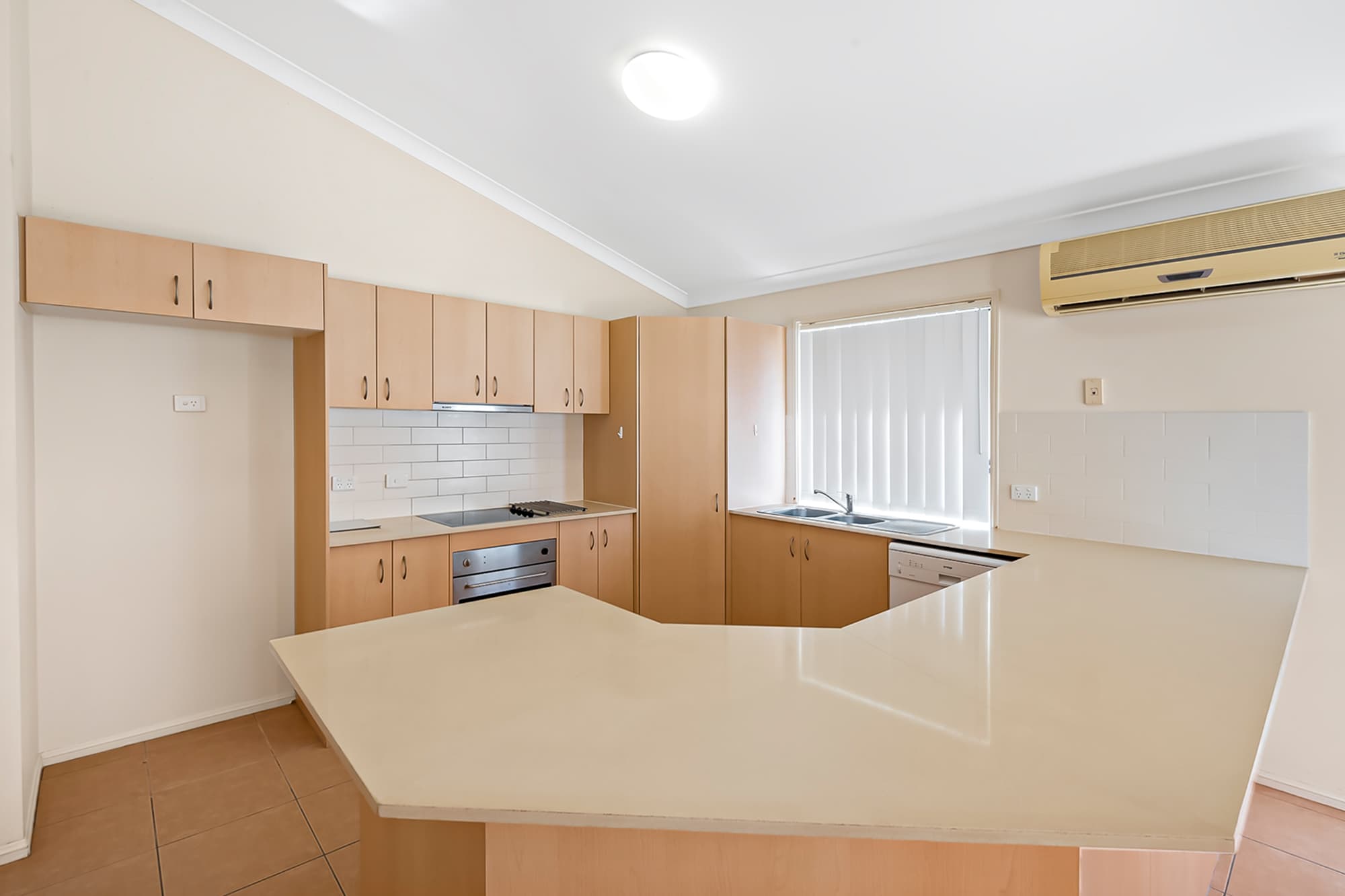 16 Santana Road, Coomera — photo 3 of 5