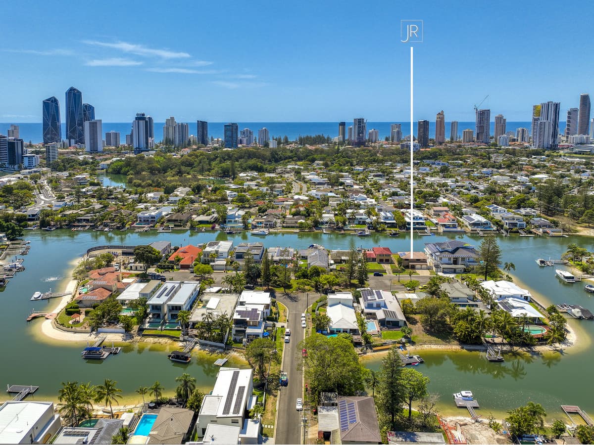 3 Sheridan Park Avenue, Broadbeach Waters - Image 1