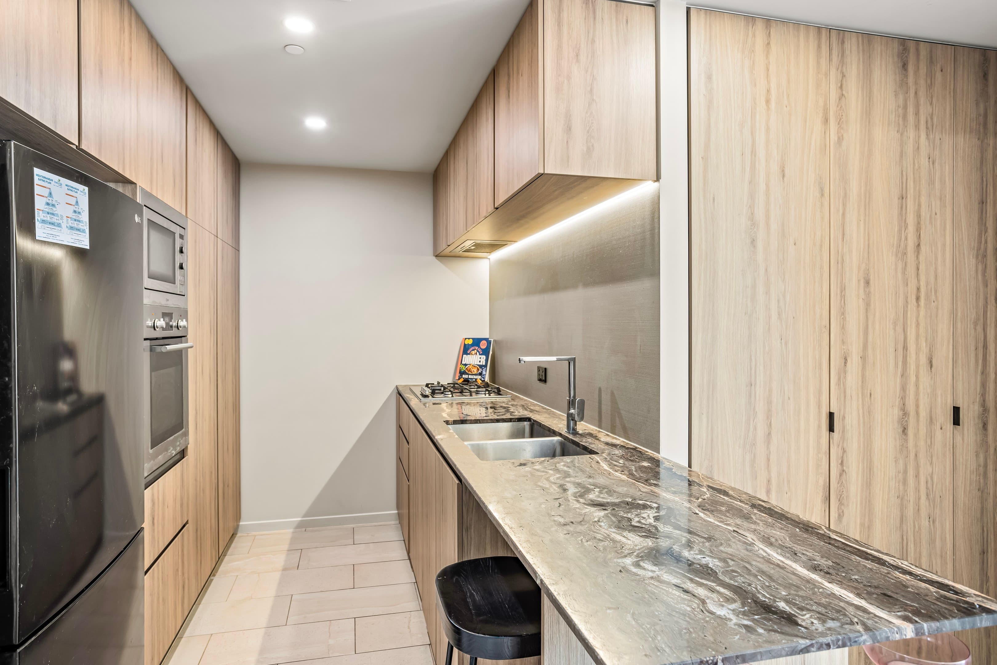 804/27 Commercial Road, Newstead — photo 1 of 5