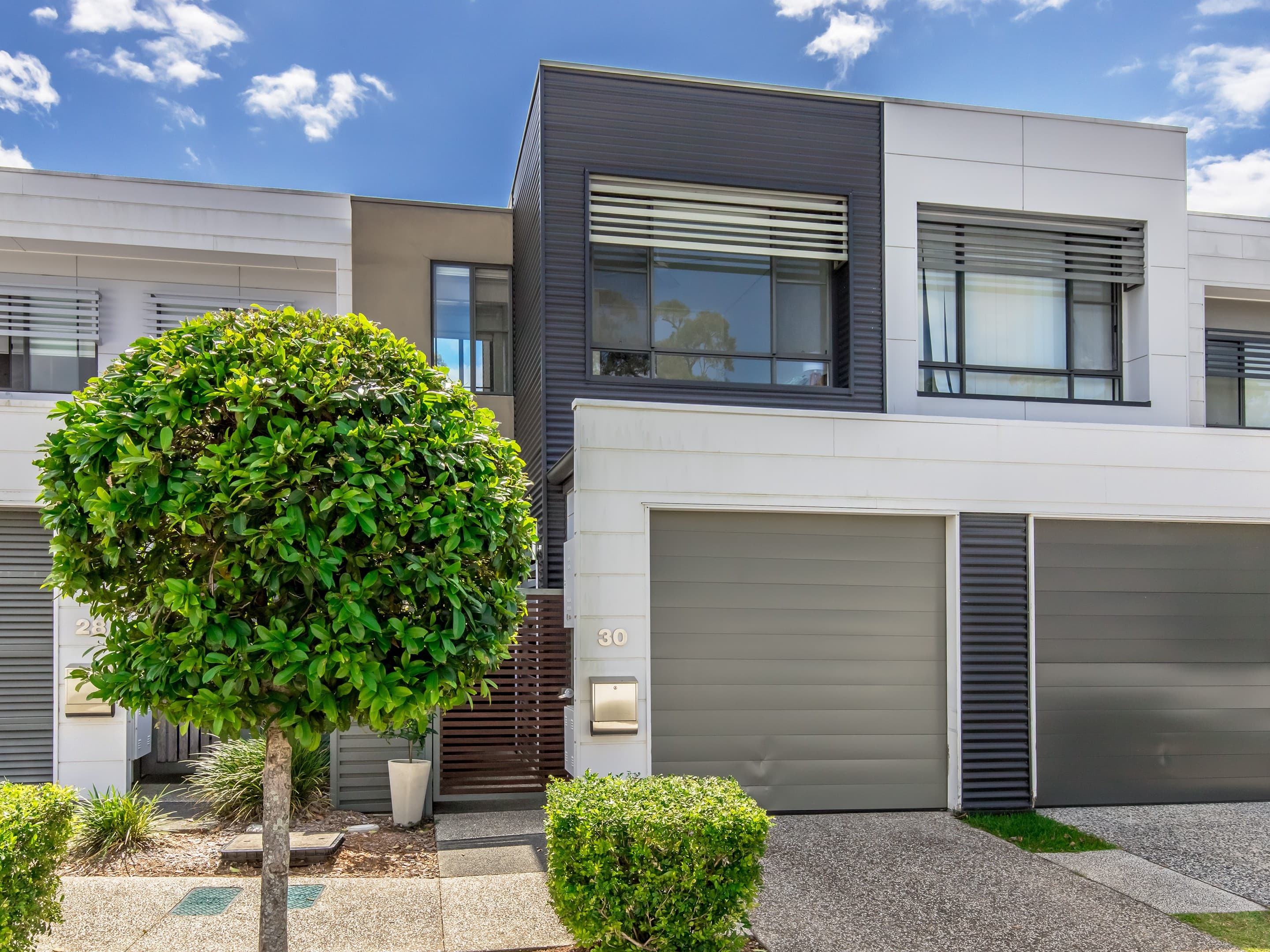 30/2 The Gardenway, Robina — photo 1 of 5