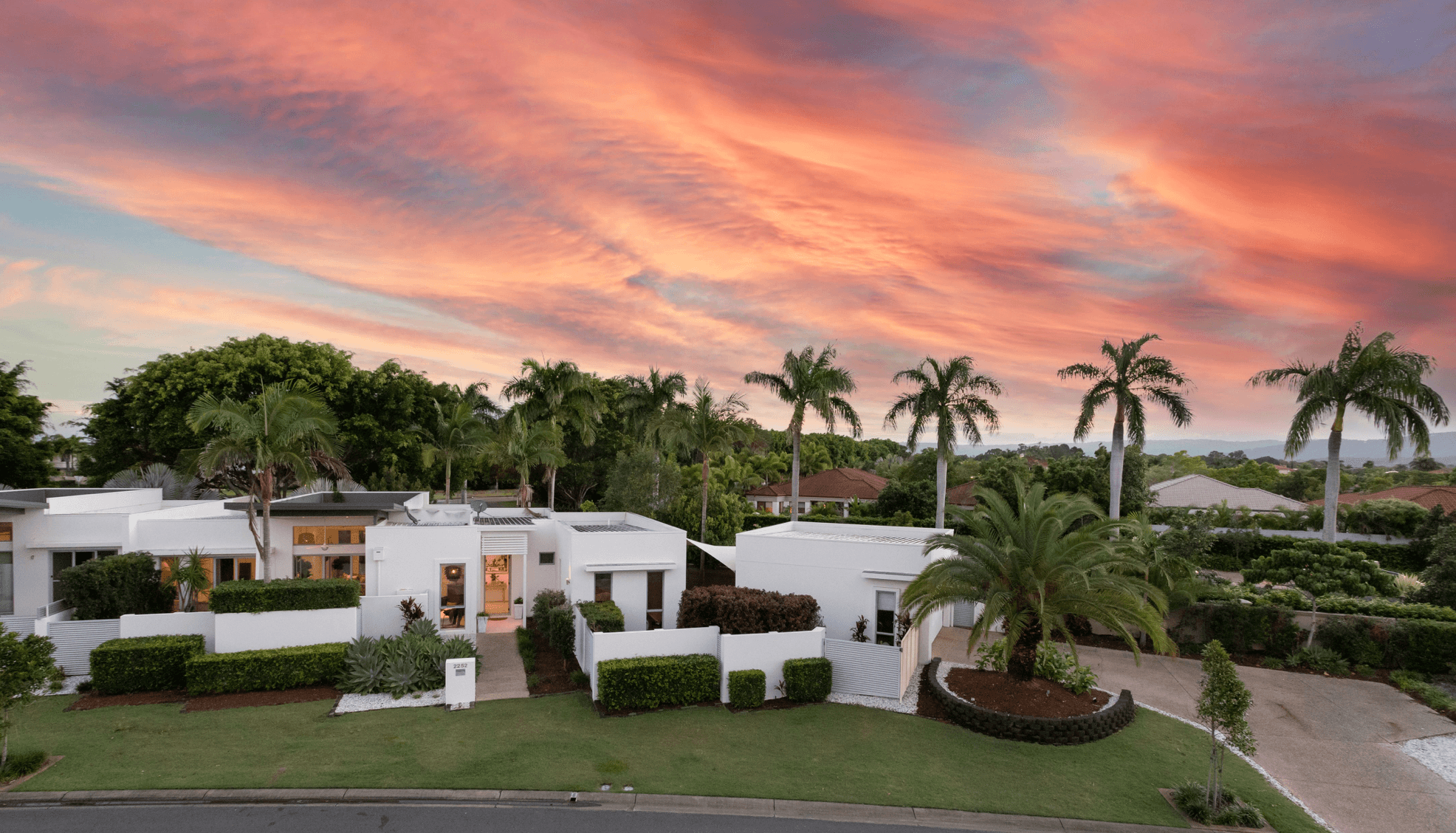 2252 Glengallon Way, Hope Island - Image 1