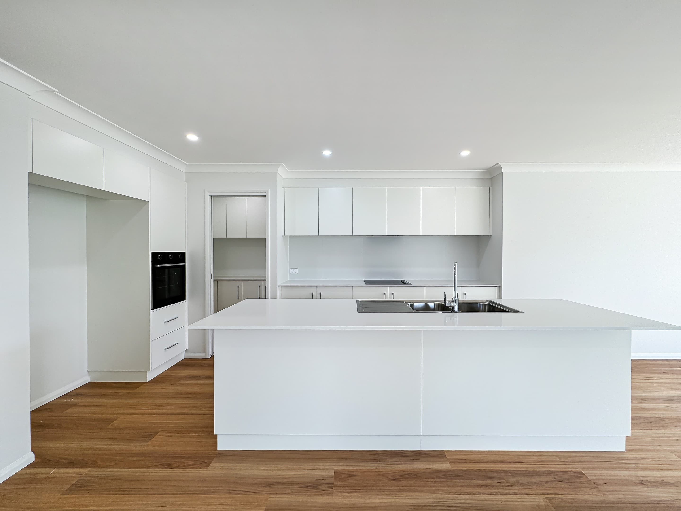 30 Latsky Drive, Cotswold Hills — photo 3 of 5