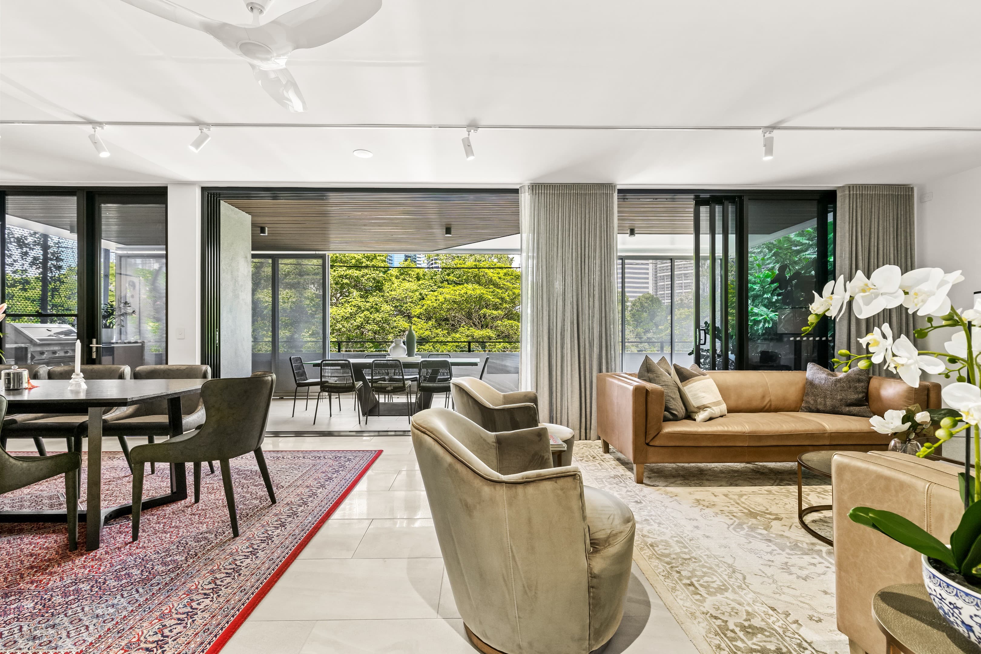 202/24 Wicklow Street, Kangaroo Point - Image 1