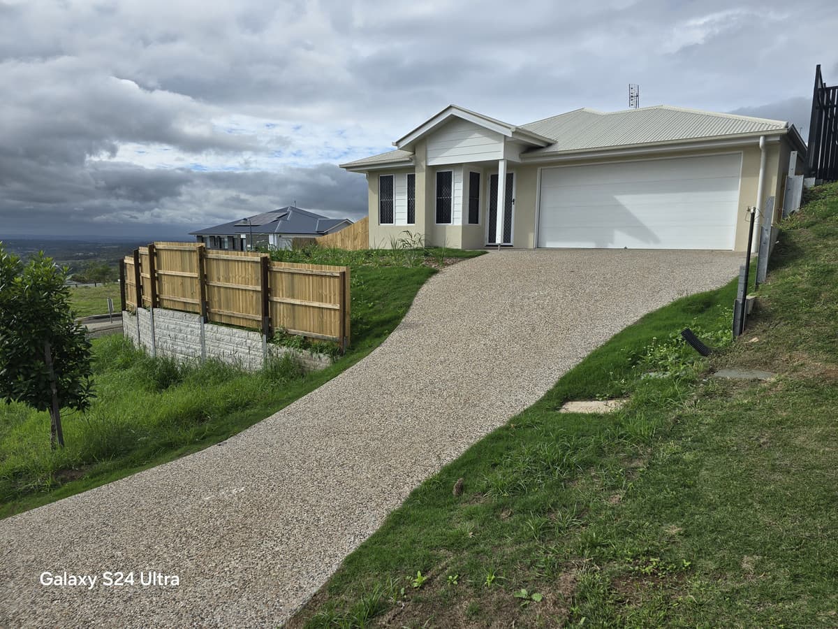 6 Wandsworth Street, Cranley - Image 1