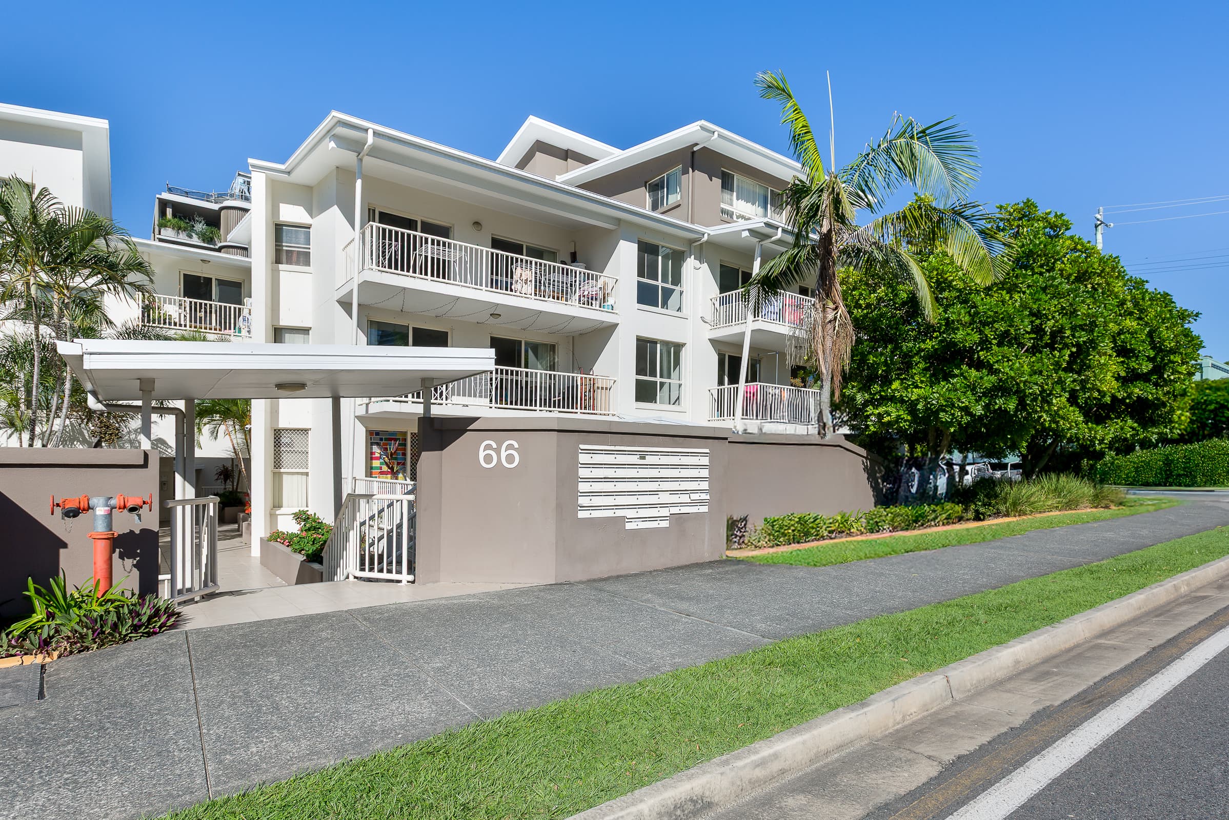 14/66 Queen Street, Southport - Image 1