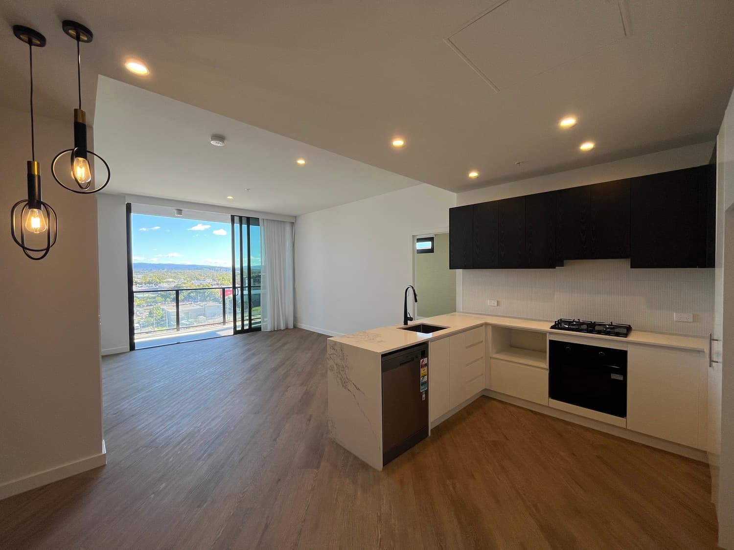 1012/59 Meron Street, Southport — photo 1 of 5