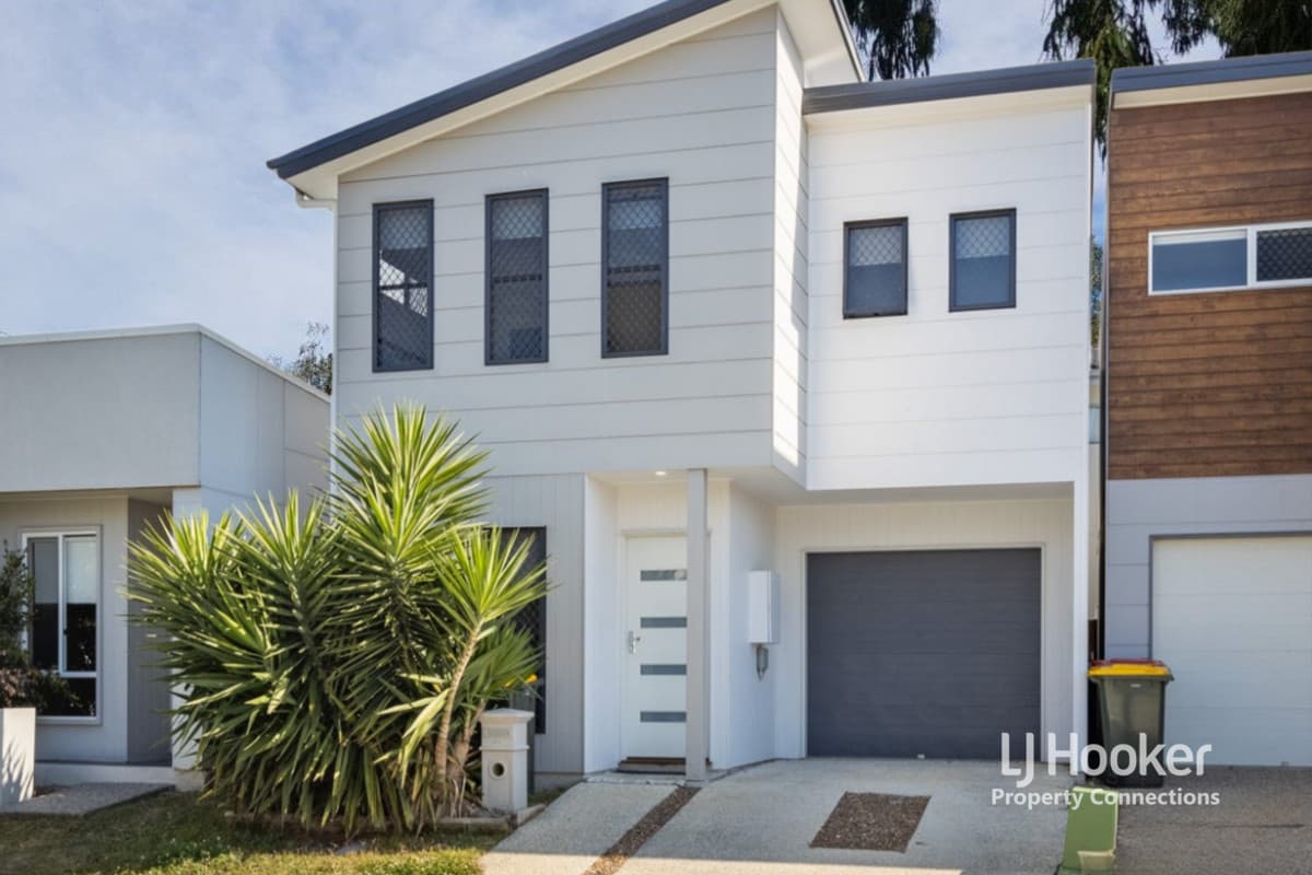 111 Macquarie Circuit, Fitzgibbon — photo 1 of 5