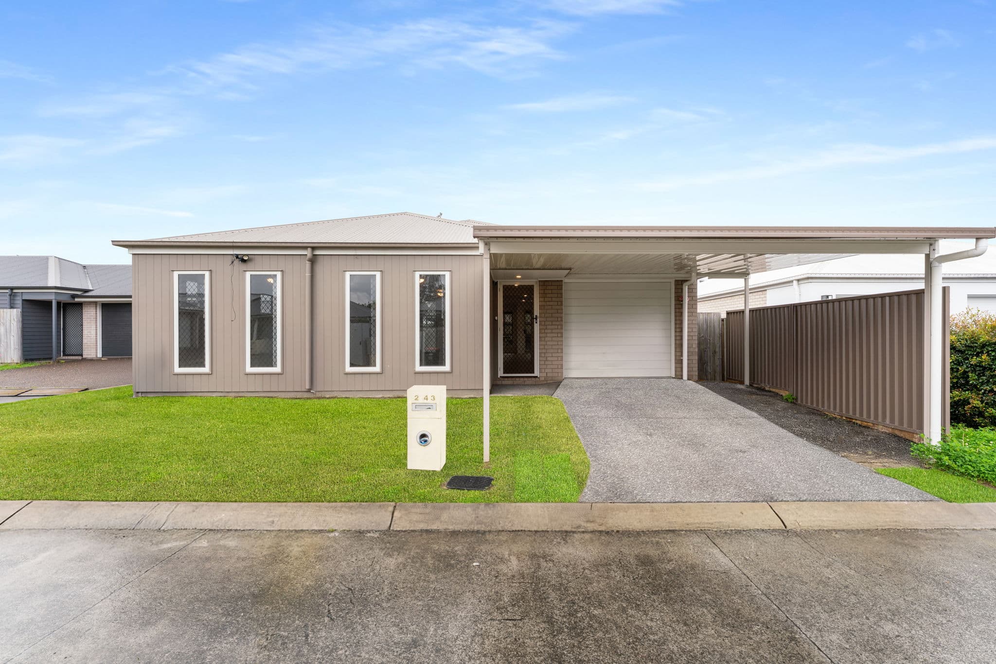 2/43 Rosella Street, Loganlea, Loganlea — photo 1 of 5