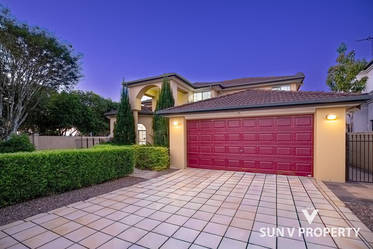 77 Bollard Circuit, Clear Island Waters - Image 1