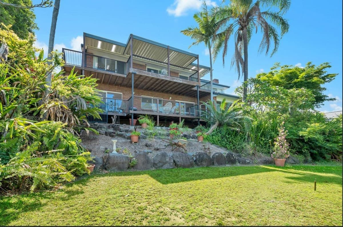 90 Tamworth Drive, Helensvale - Image 1