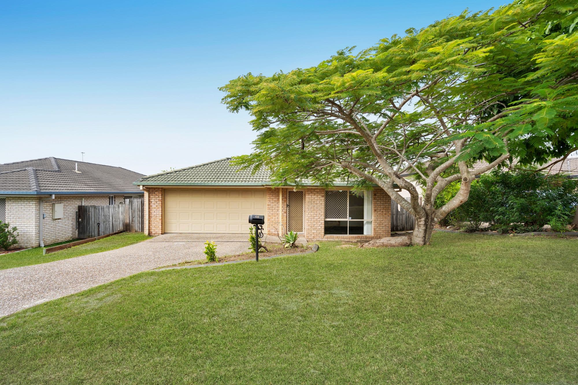 68 Bedivere Drive, Ormeau — photo 1 of 5