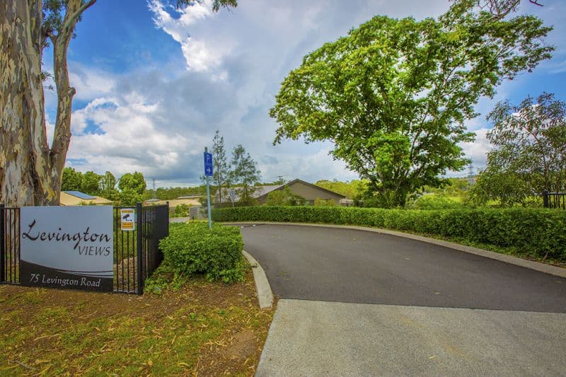 Eight Mile Plains - Image 1