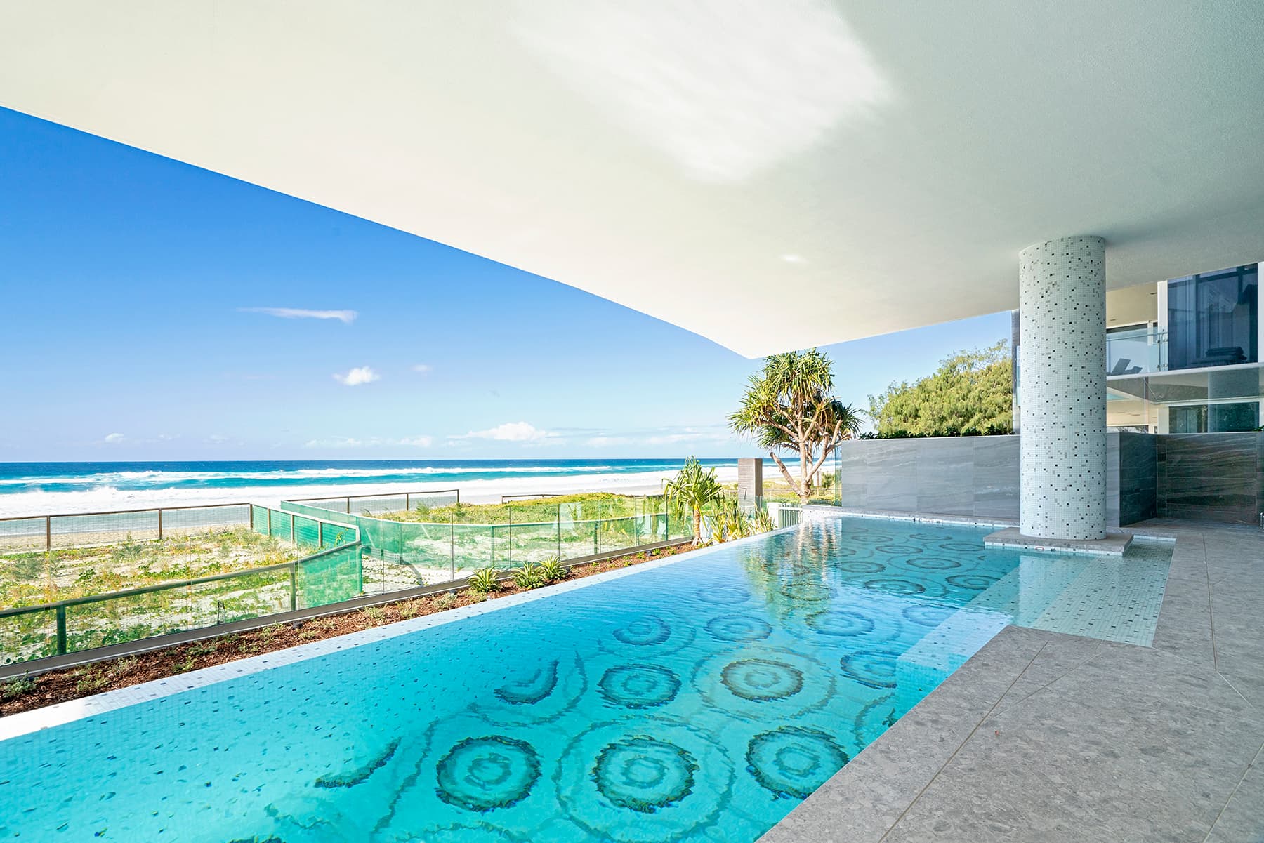 3 Northcliffe Terrace, Surfers Paradise - Image 1