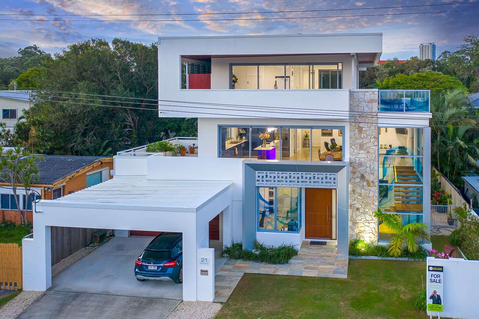 21 Yacht Street, Southport — photo 1 of 5