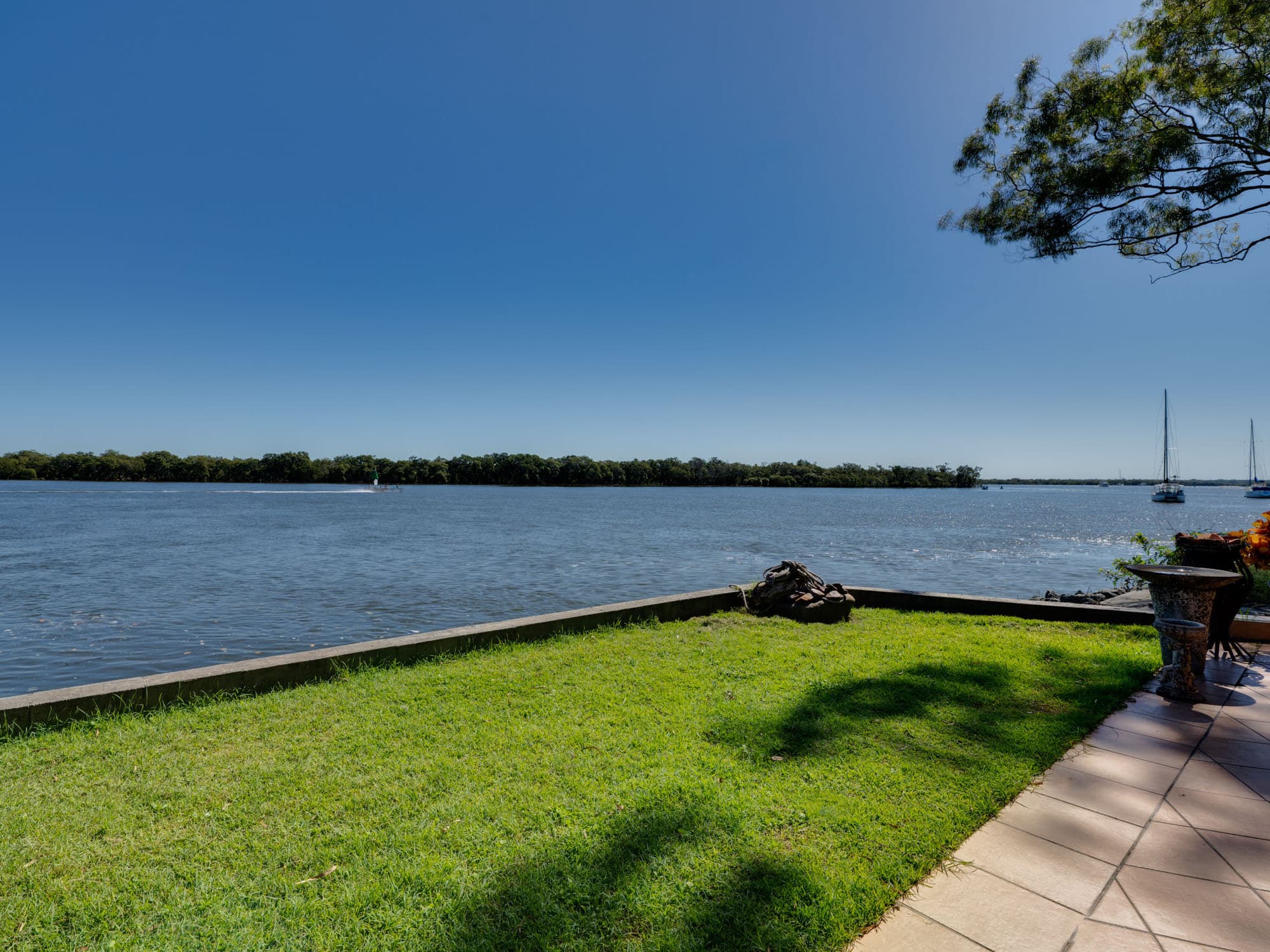 4 Paradise Parade, Paradise Point - Image 1