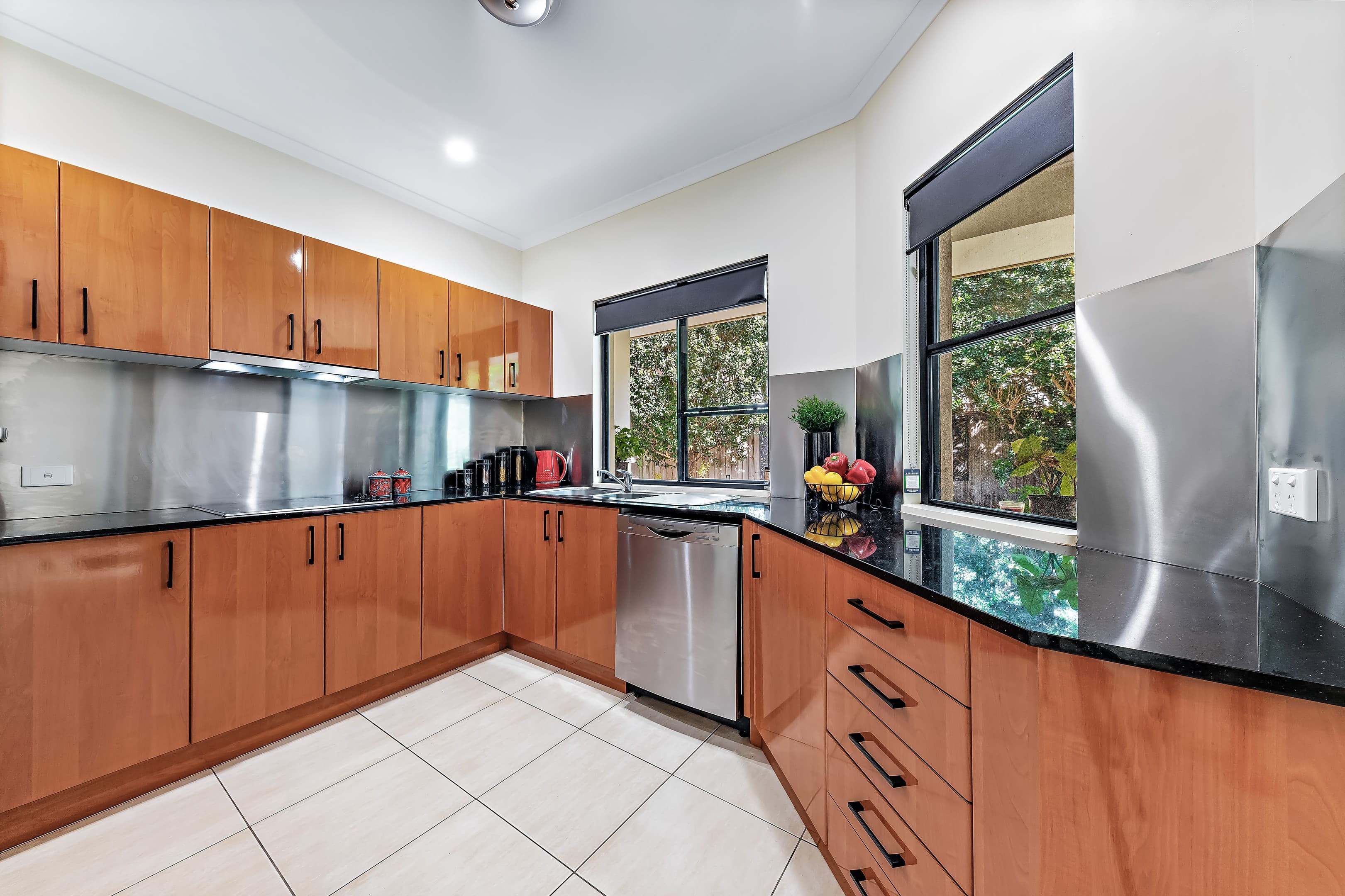 26/25 Abell Road, Cannonvale — photo 1 of 5