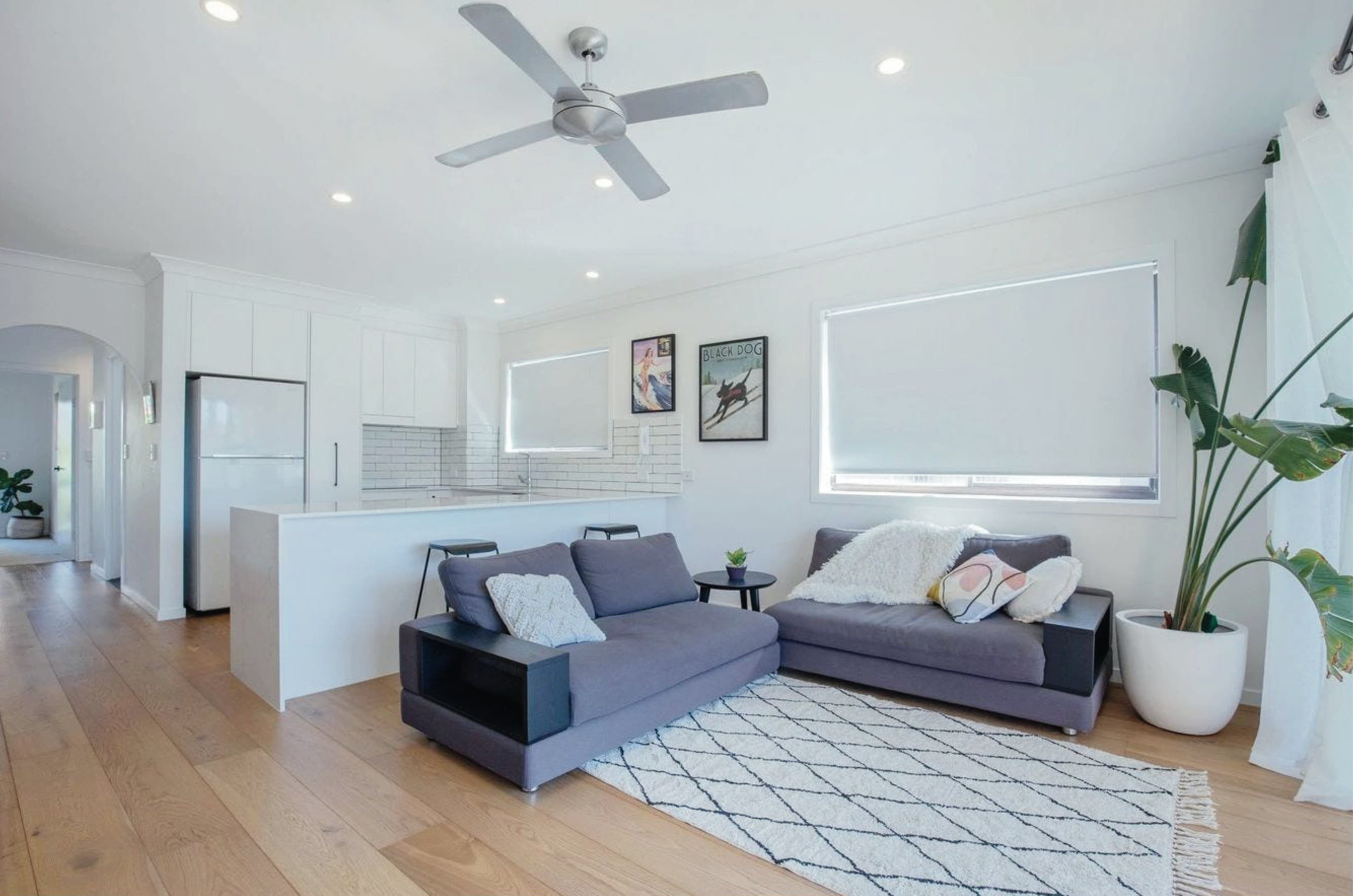 12/22 Britannia Avenue, Broadbeach — photo 1 of 5