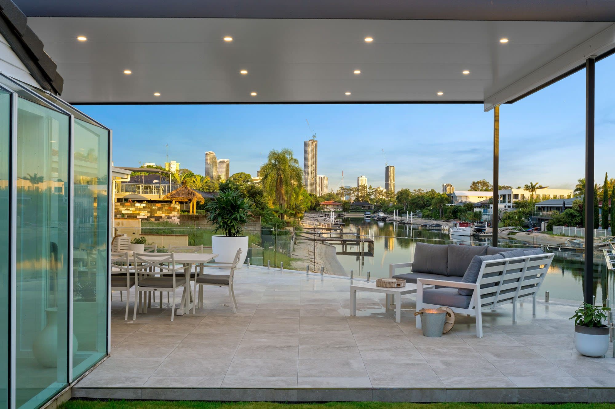 1 Rudd Street, Broadbeach Waters — photo 1 of 5