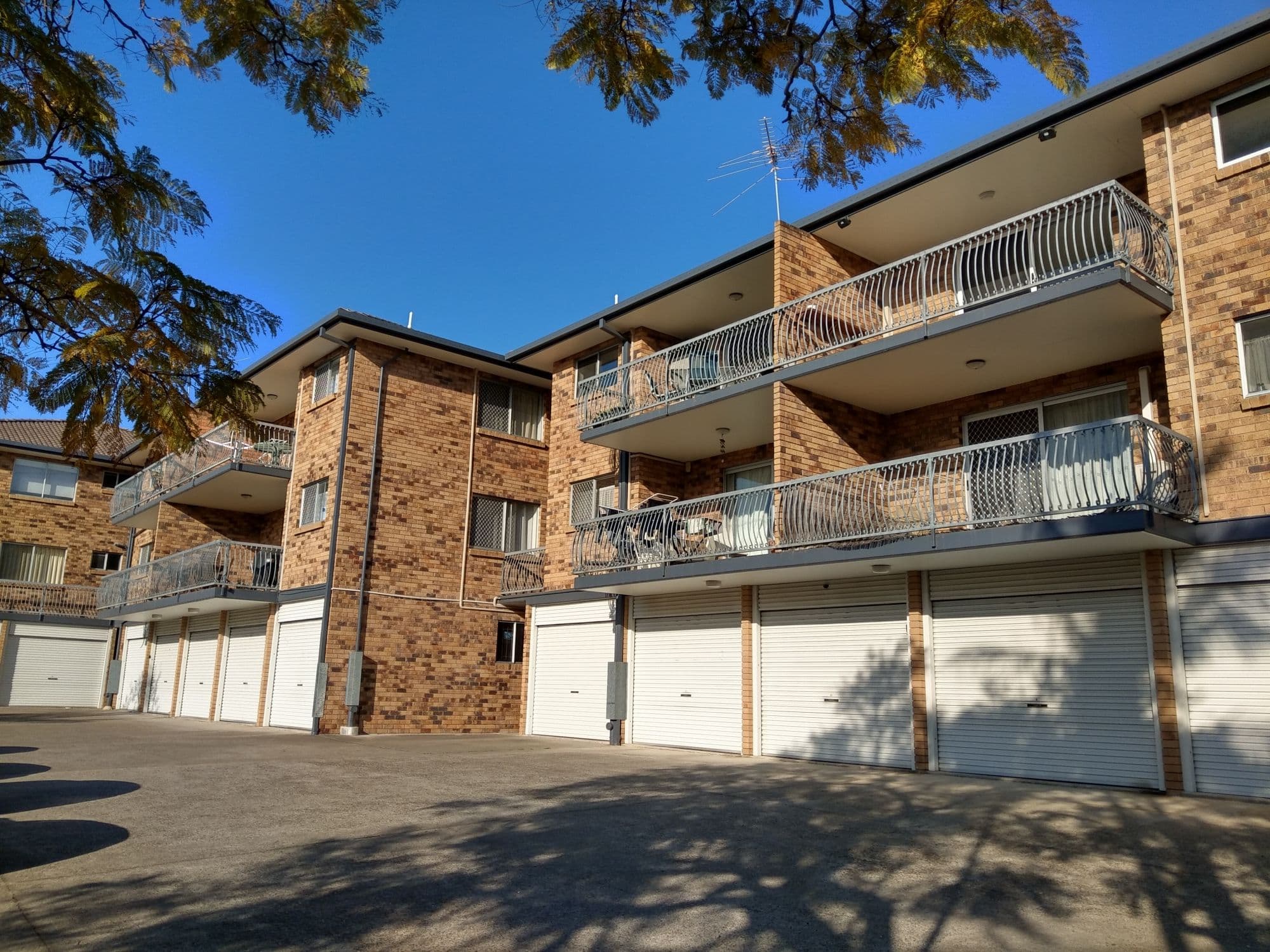 7/558 Logan Road, Greenslopes - Image 1