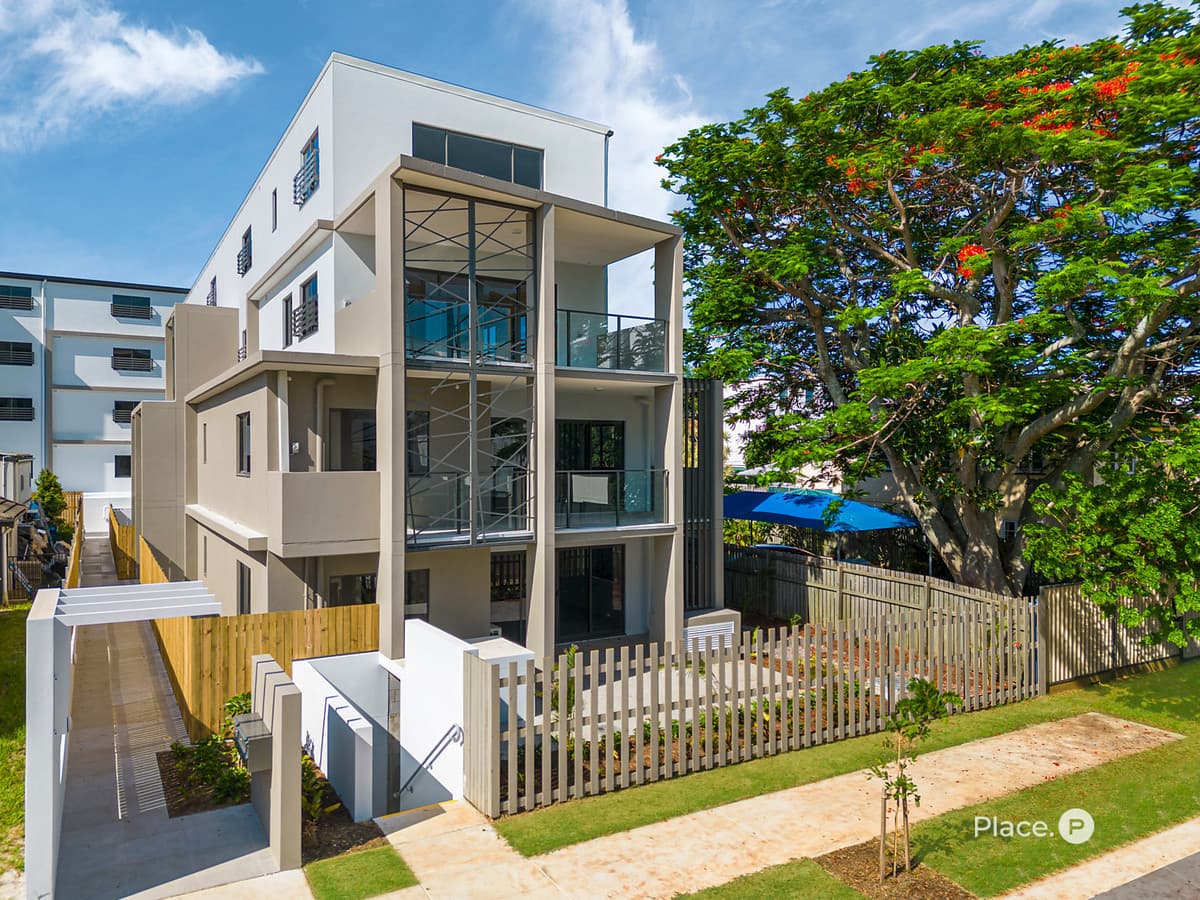 10 Rock Street, Scarborough - Image 1