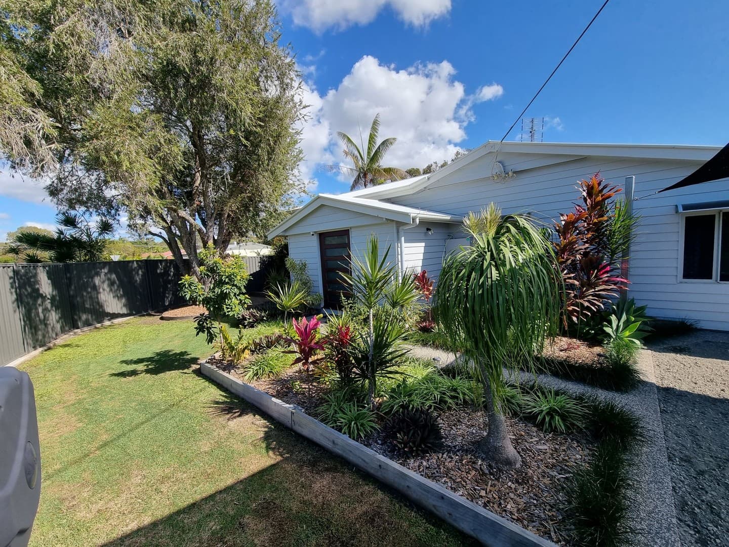 11 Smith Street, Urangan — photo 1 of 5