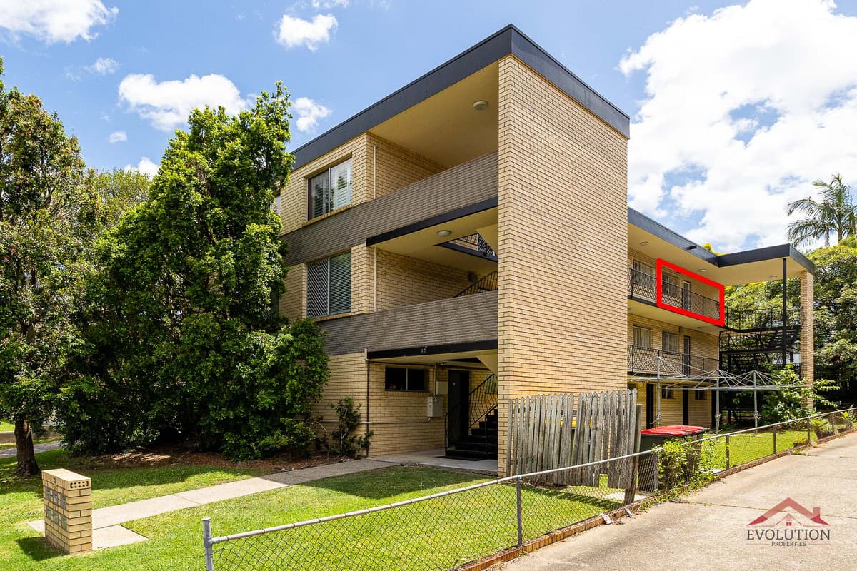 6/32 Macaulay Street, Coorparoo - Image 1