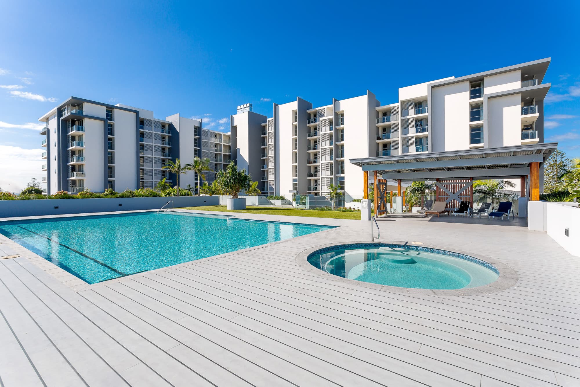 122/113 Landsborough Avenue, Scarborough - Image 1