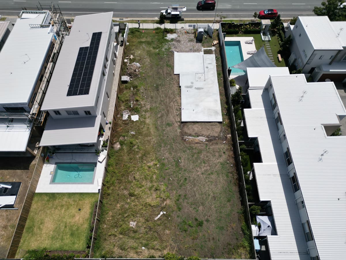 27 Sickle Avenue, Hope Island - Image 1