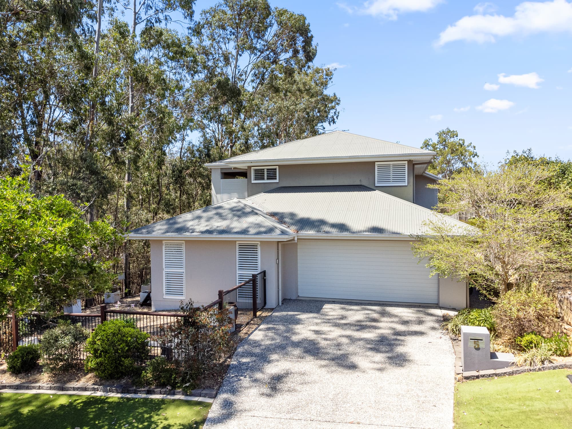 5 Beaumont Crescent, Bellbird Park — photo 1 of 5