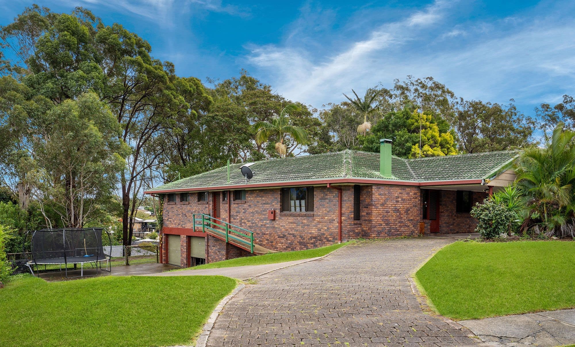 38 Hillview Parade, Ashmore - Image 1