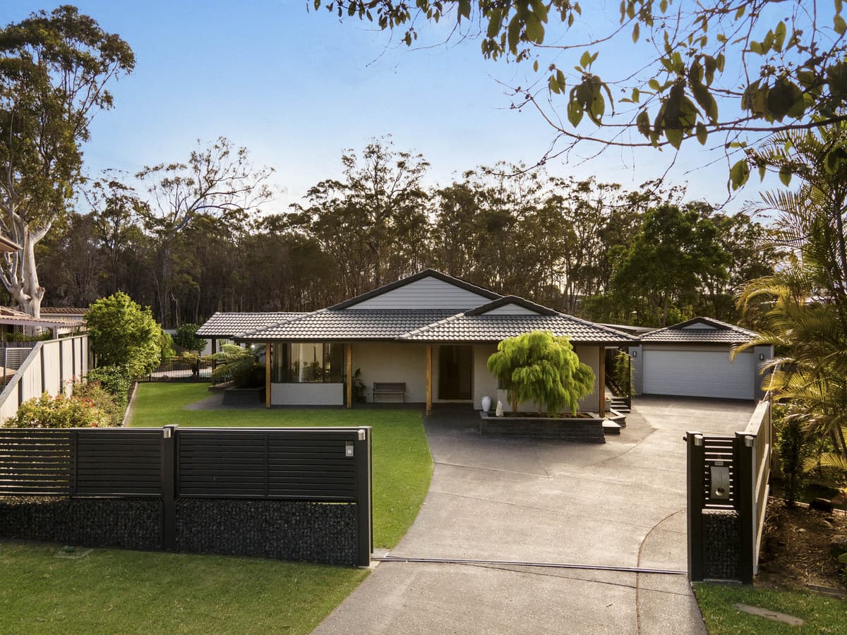 5 Suthurst Court, Alexandra Hills — photo 1 of 5