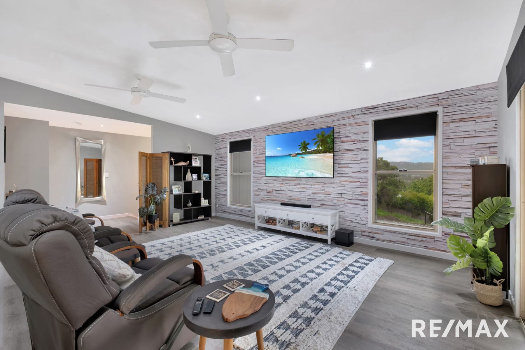 10 Erbacher Road, Nambour — photo 3 of 5