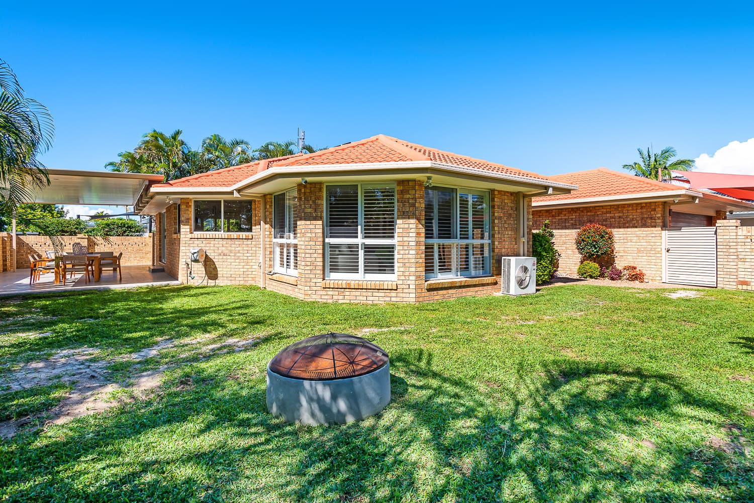 47 Camelot Crescent, Hollywell — photo 1 of 5