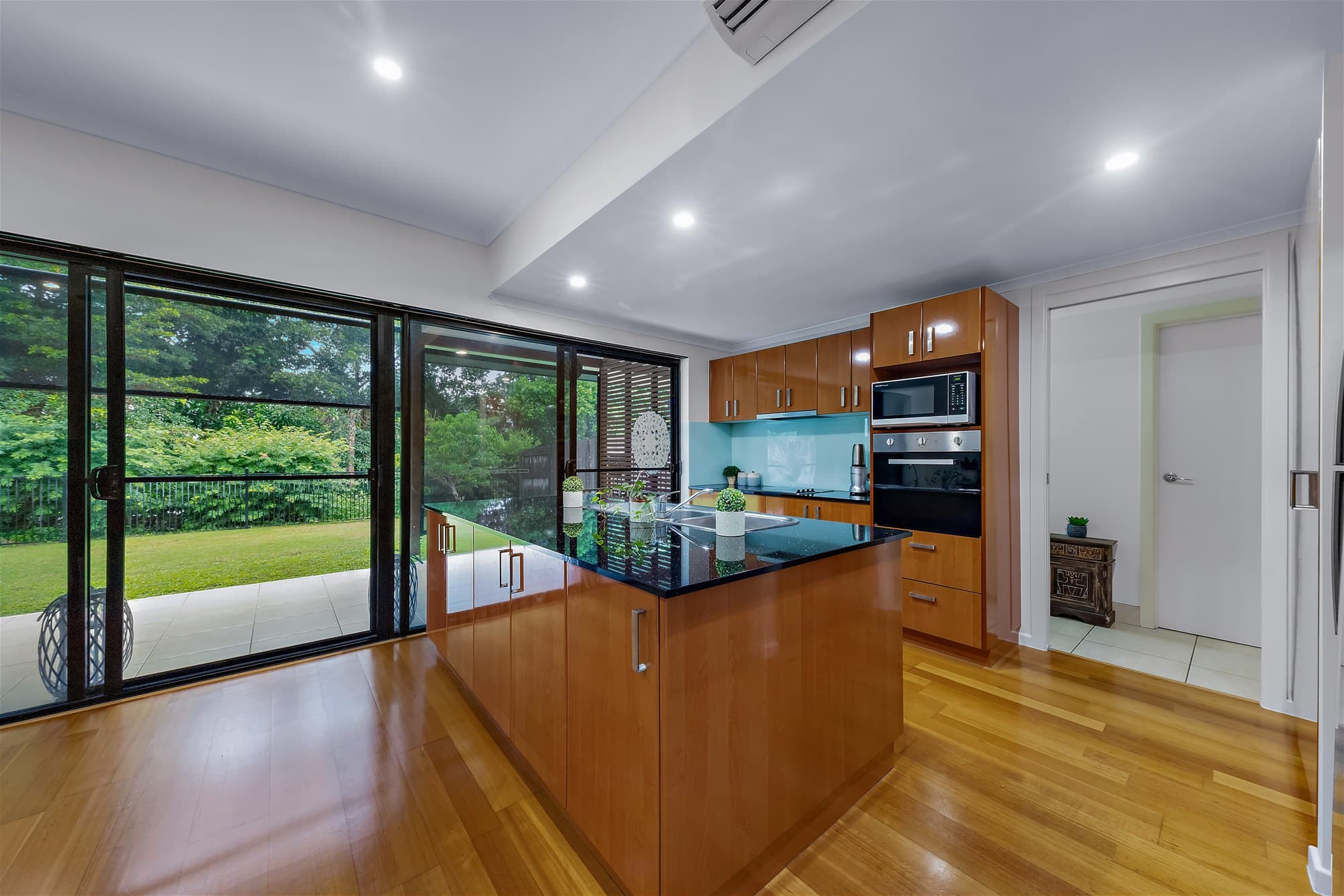 103/25 Abell Road, Cannonvale — photo 1 of 5