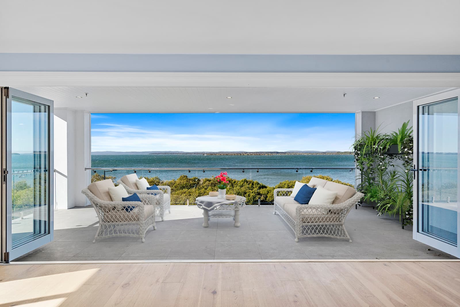 10/193 - 197 Esplanade, Redland Bay - Image 1