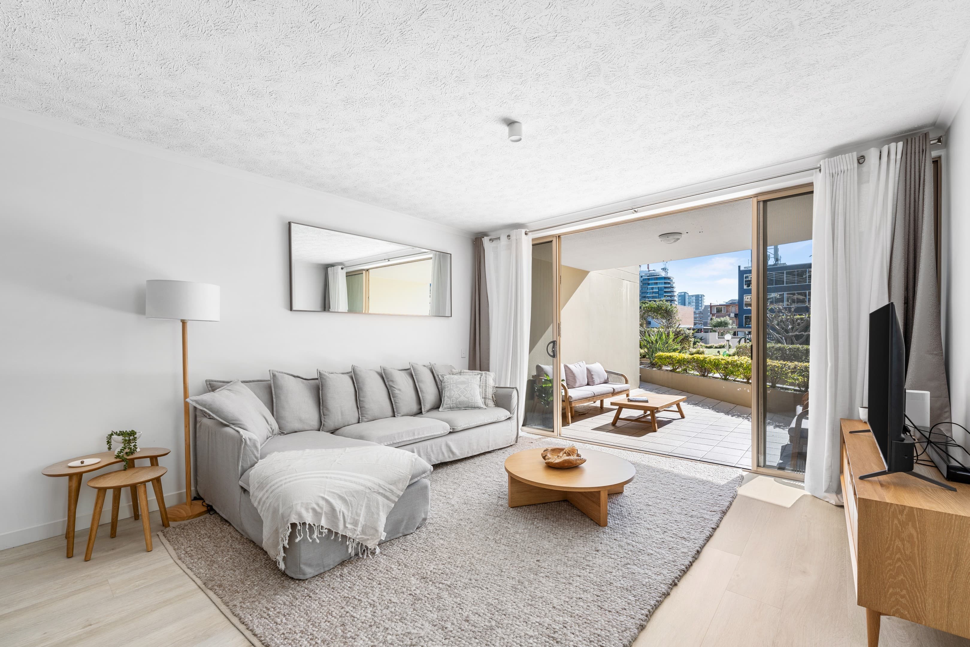 10/4 Park Avenue, Burleigh Heads - Image 1