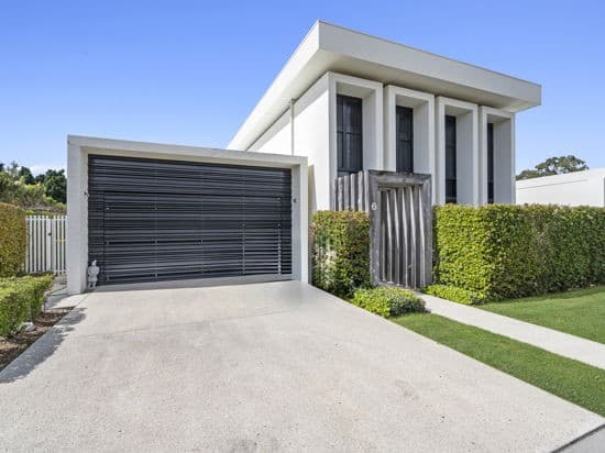 6 The Dress Circle, Benowa - Image 1