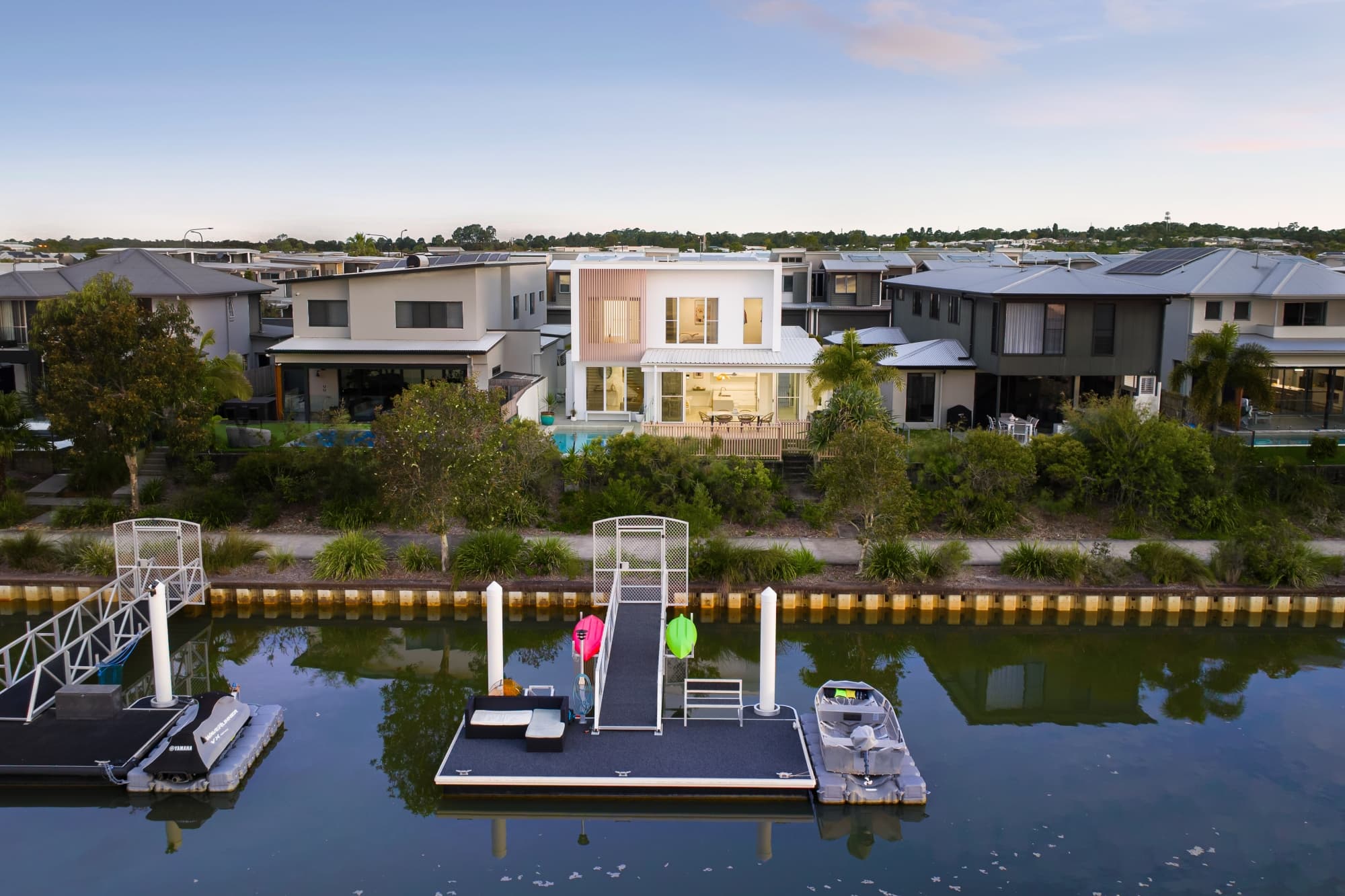 10 Riviera Place, Mountain Creek - Image 1