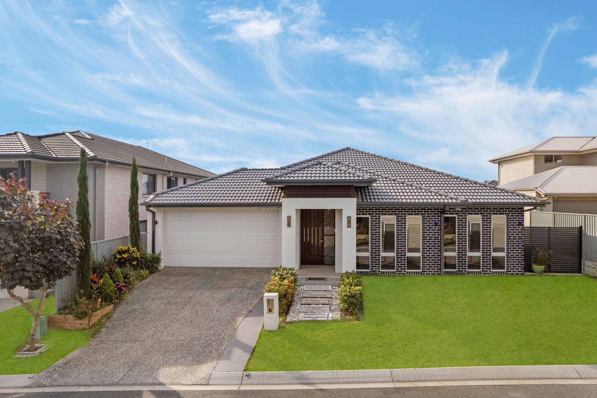 9 Racemosa Street, Karawatha — photo 1 of 5
