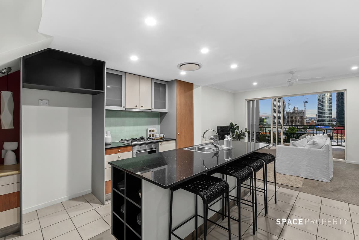 55/451 Gregory Terrace, Spring Hill - Image 1