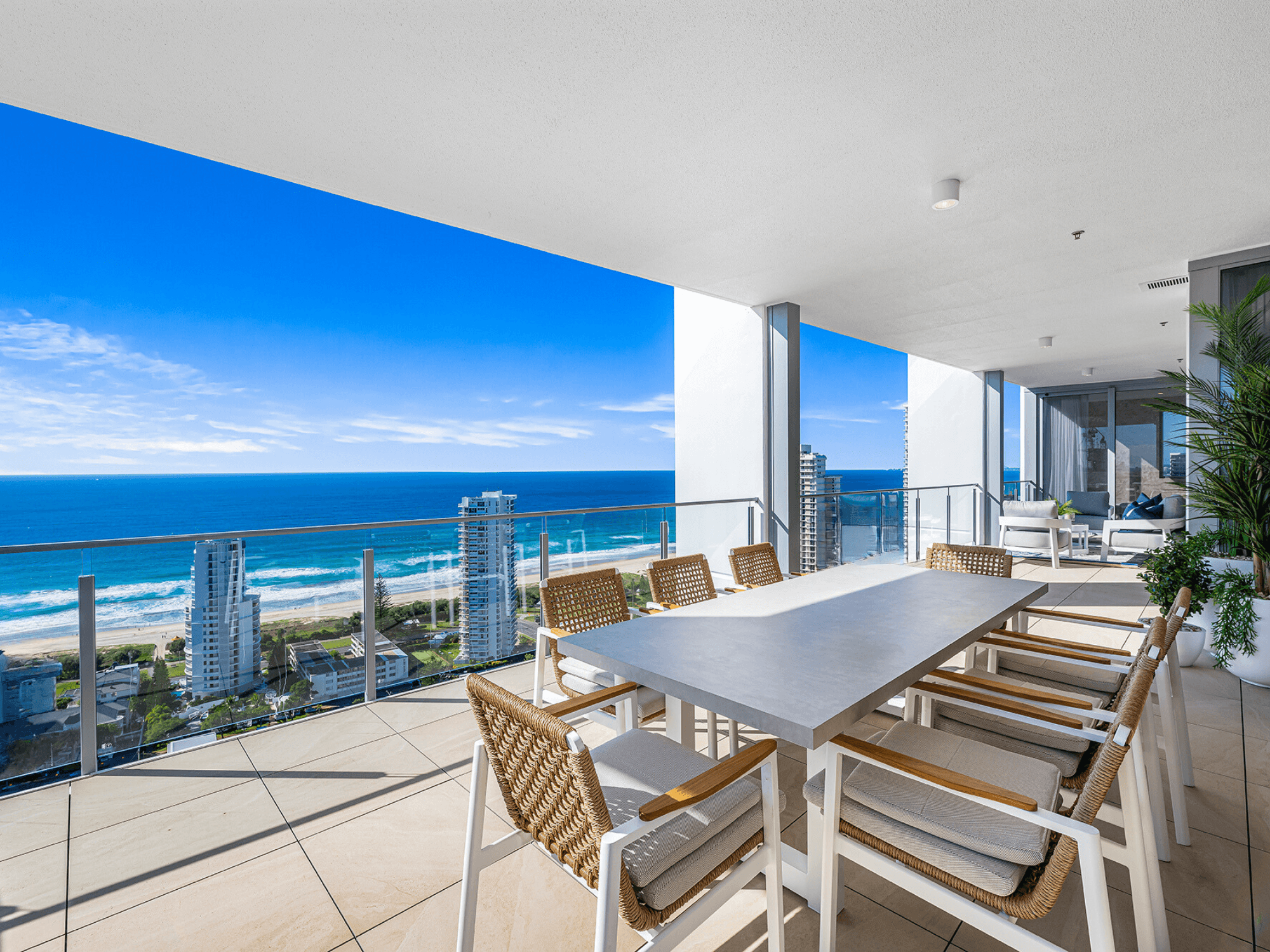 Surf Parade, Broadbeach — photo 1 of 5