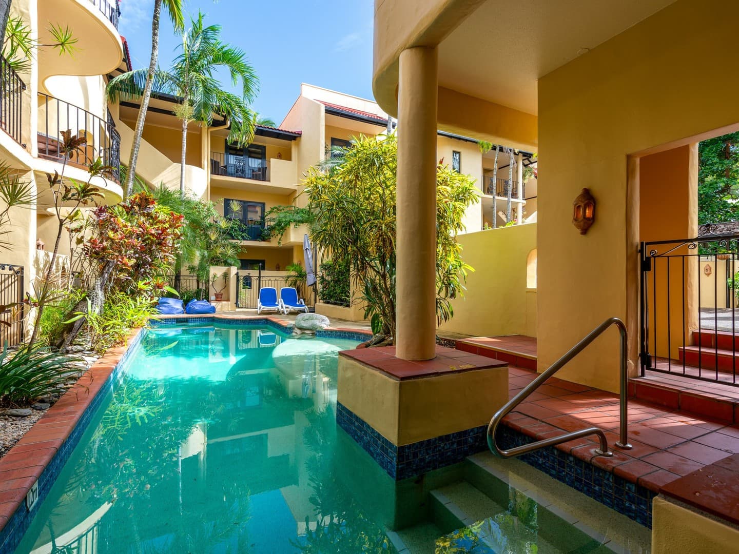 40 Villa San Michele/41 Macrossan Street, Port Douglas — photo 1 of 5